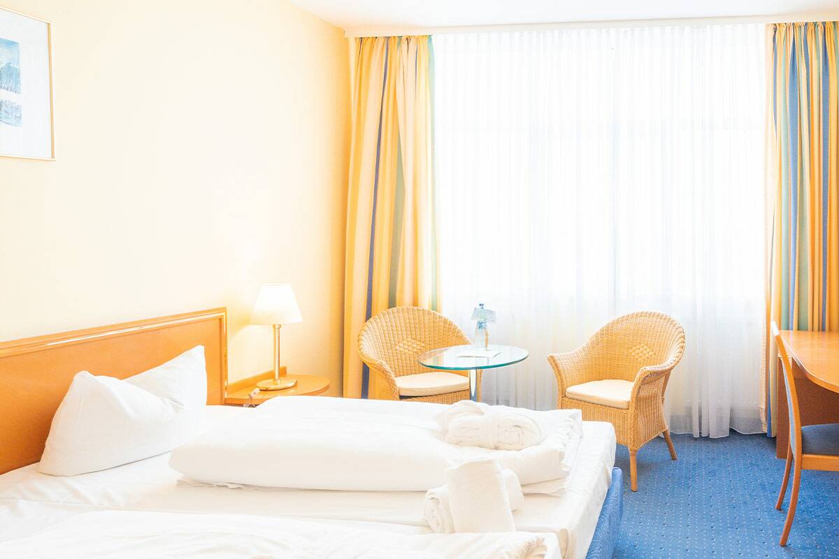 Im Arkona Strandhotel können Sie sich im Doppelzimmer Erdgeschoss auf geräumige 25 qm freuen.